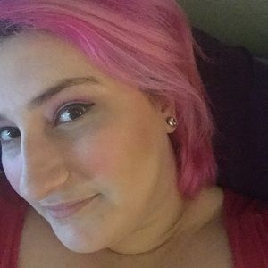 Meet your Posher, Leslie